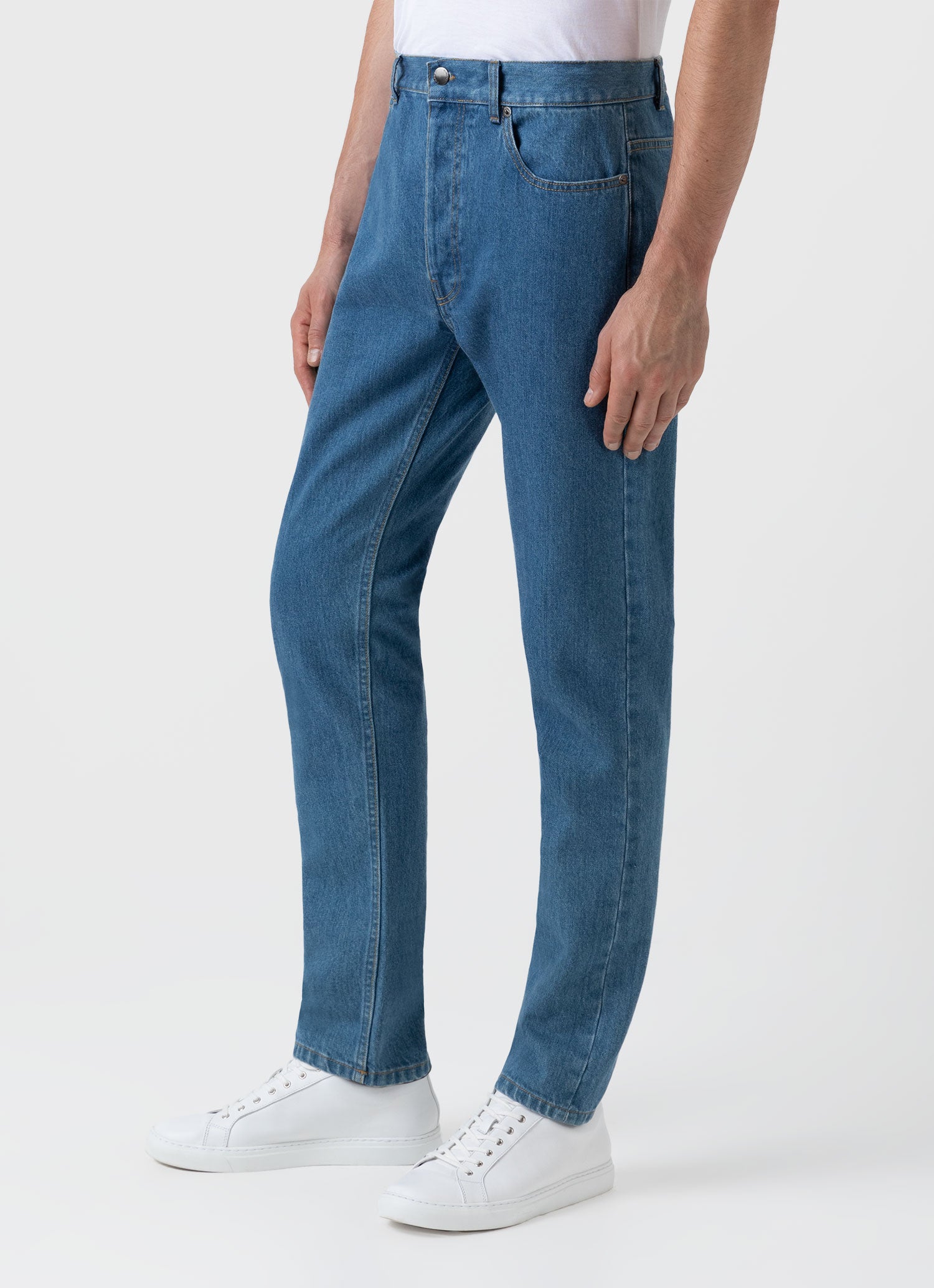 スリムフィットジーンズ （Denim Mid Wash）| Sunspel