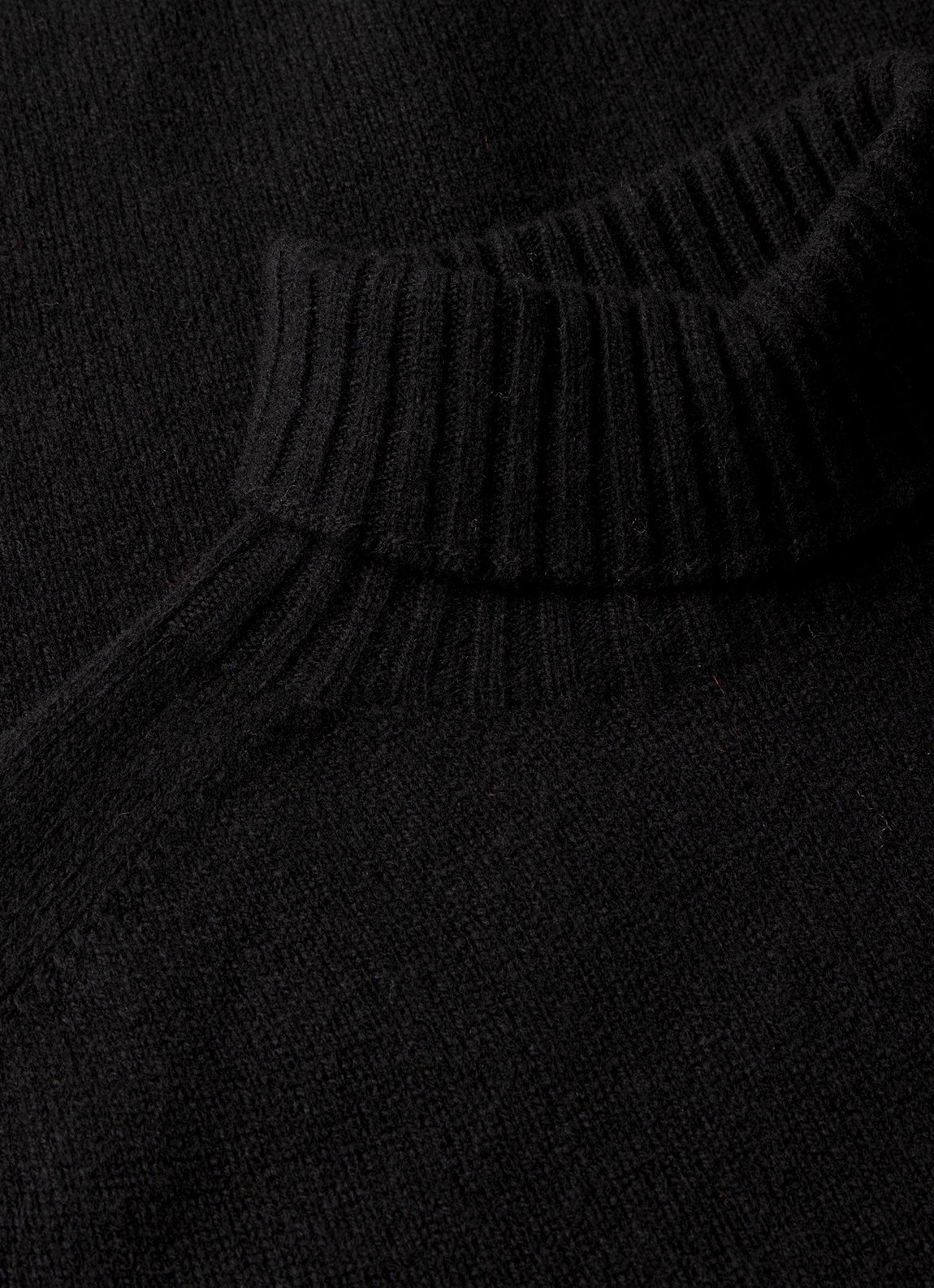 Men's Lambswool Roll Neck in Black