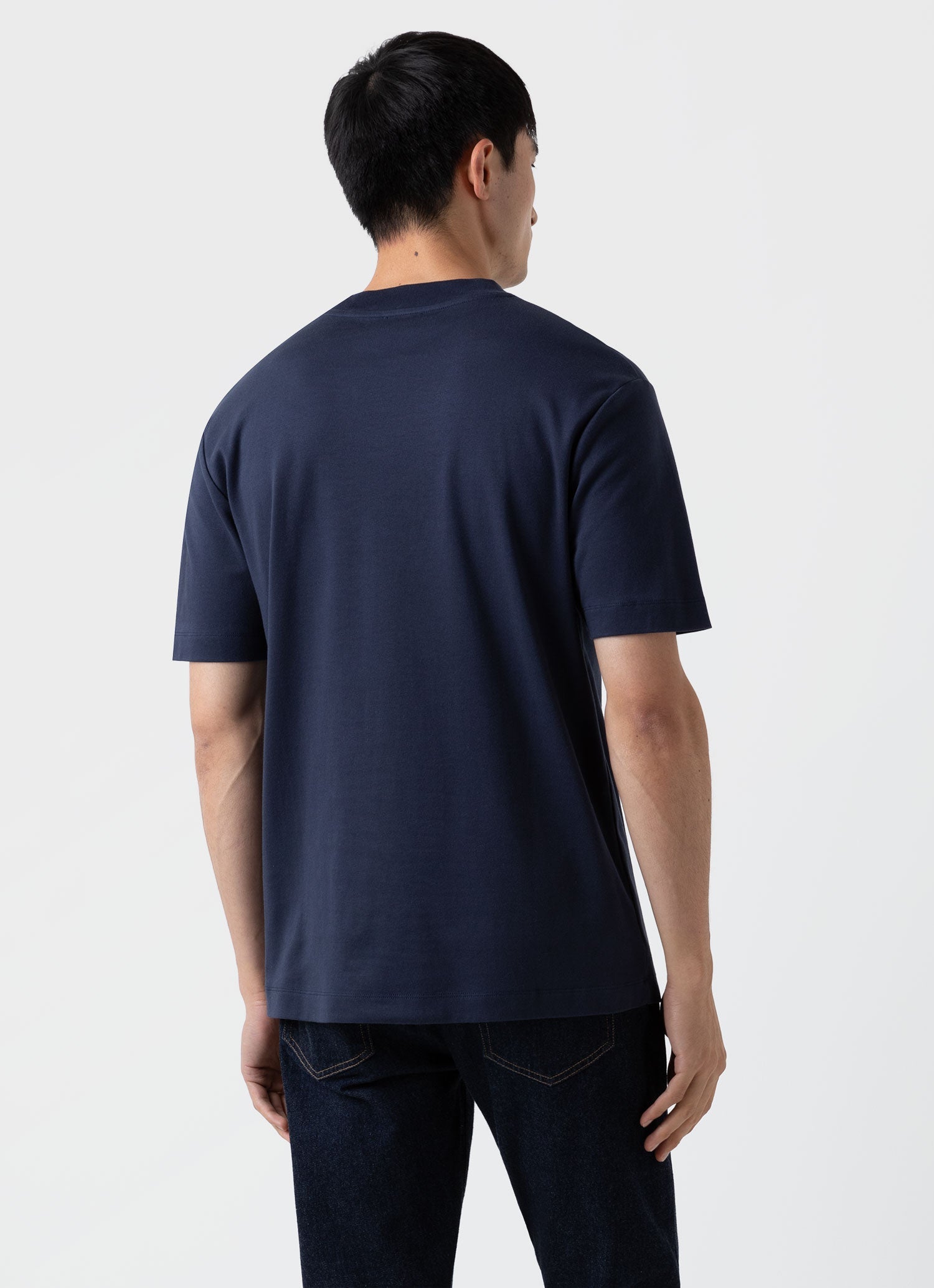 モックネック（ヘビーウェイト）Tシャツ（Navy）| Sunspel