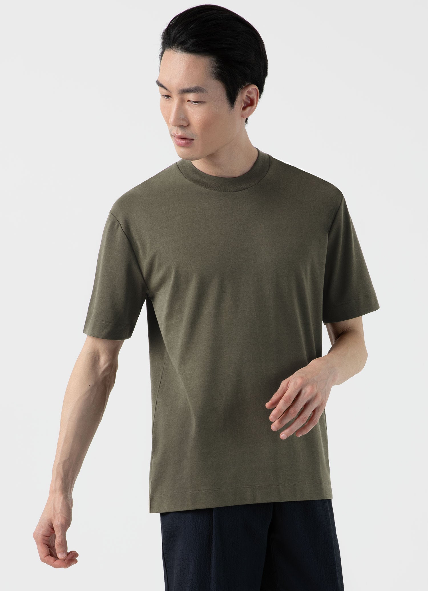 リラックスフィット（ヘビーウェイト） Tシャツ（Khaki）| Sunspel